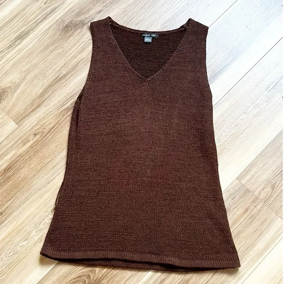 August Silk Sweater Vest - Picture 6 of 10